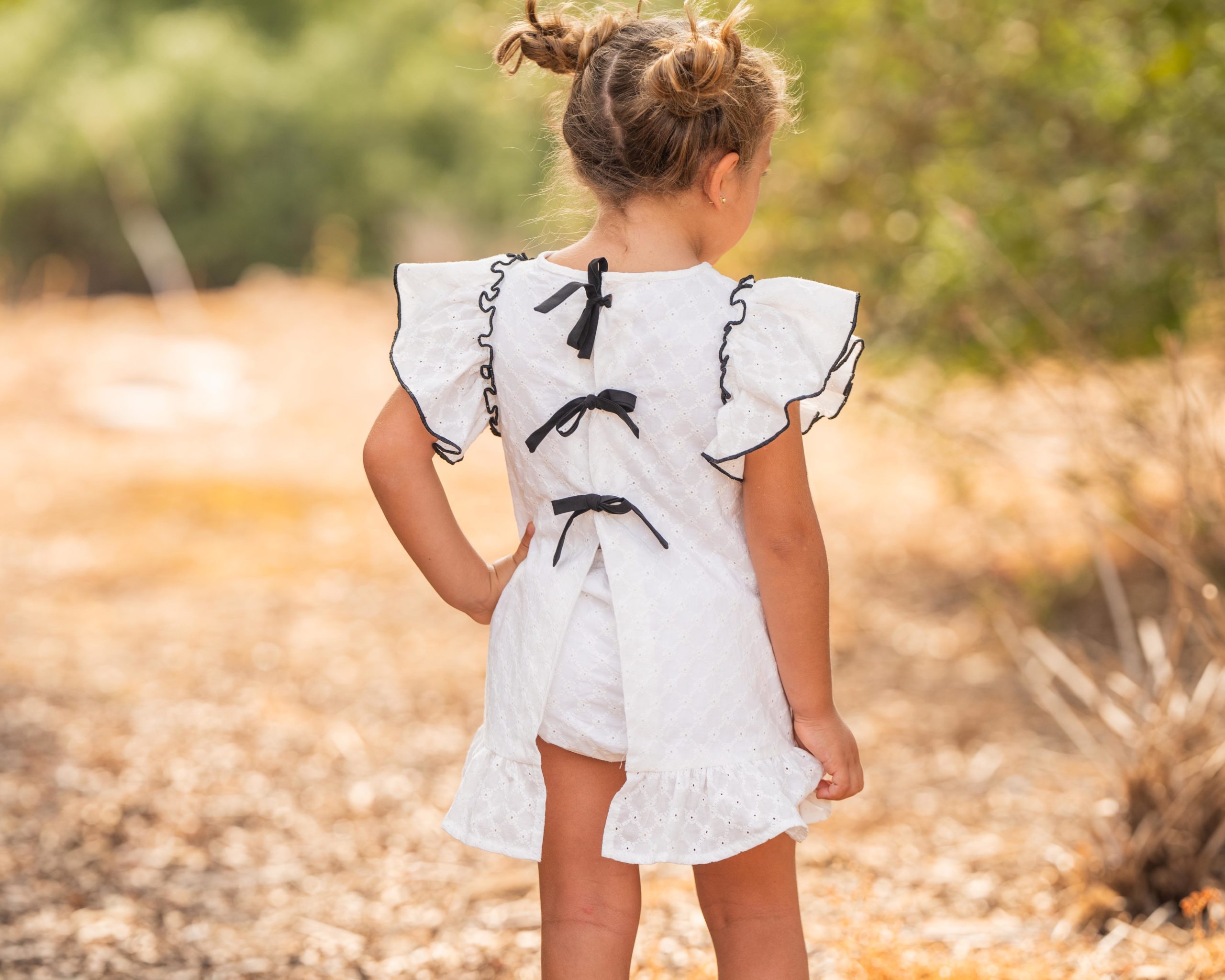 espaldavestidobordadoblanco