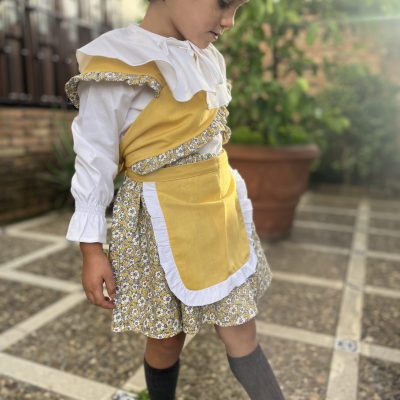 Traje de Pastora Flores Mostaza